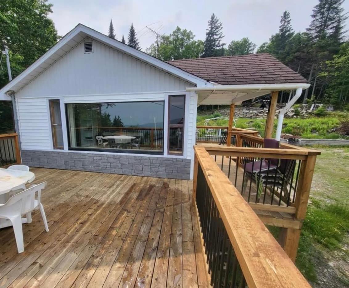 Cozy With Breathtaking Mountain View * Notre-Dame-Des-Bois